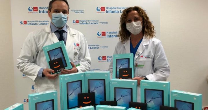 El hospital Infanta Leonor facilita la comunicación de los pacientes con sus familiares