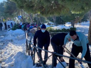 Nieve y solidaridad vecinal en Santa Eugenia